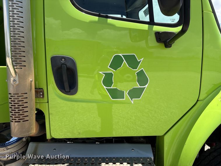 image for item YA3699 2016 Freightliner M2 refuse truck