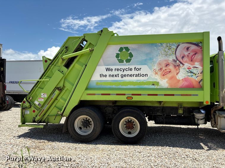 image for item YA3699 2016 Freightliner M2 refuse truck