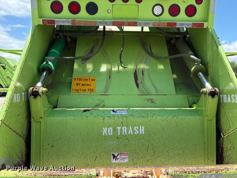 image for item YA3699 2016 Freightliner M2 refuse truck