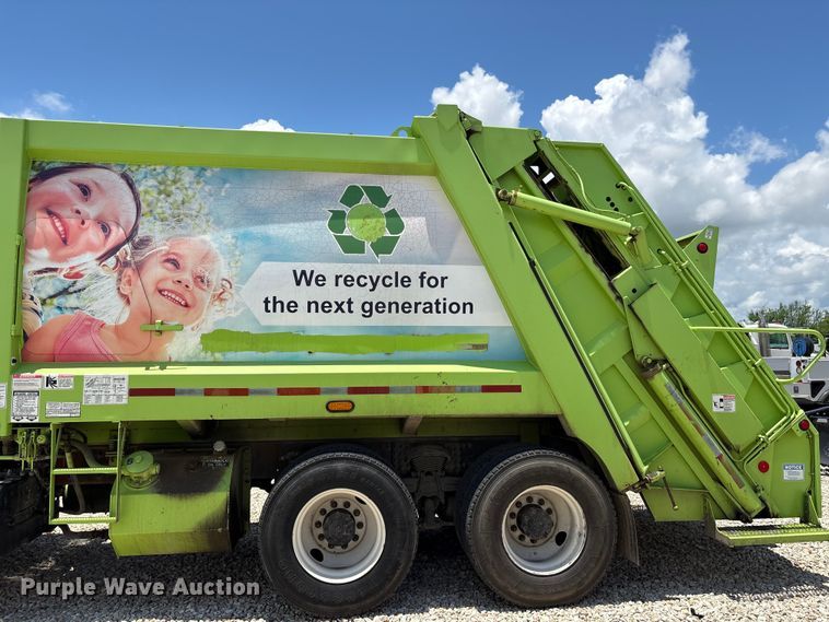 image for item YA3699 2016 Freightliner M2 refuse truck