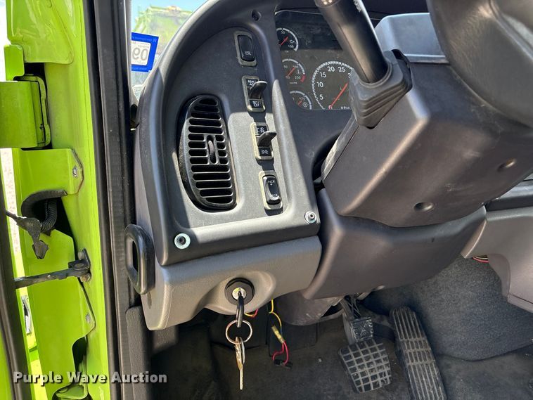 image for item YA3699 2016 Freightliner M2 refuse truck