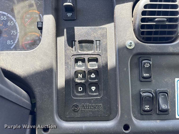 image for item YA3699 2016 Freightliner M2 refuse truck