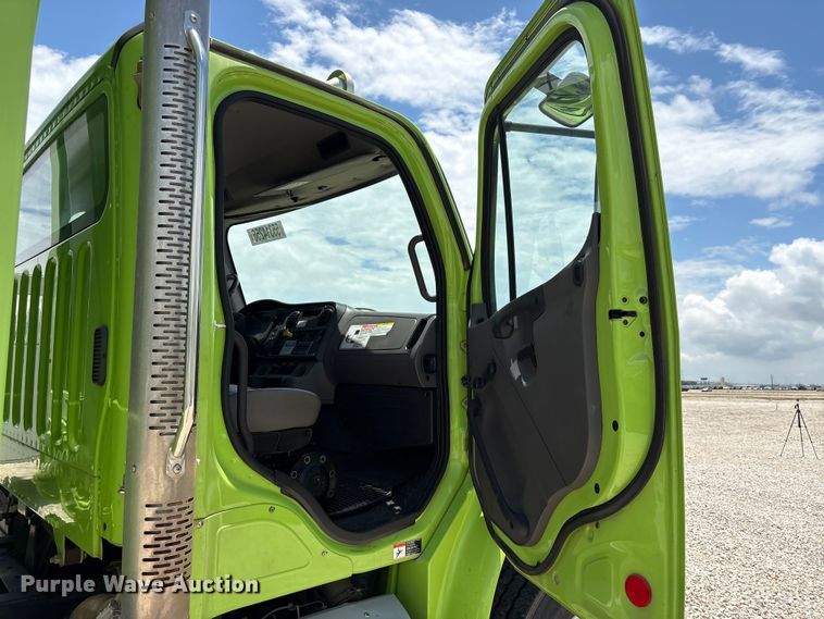 image for item YA3699 2016 Freightliner M2 refuse truck