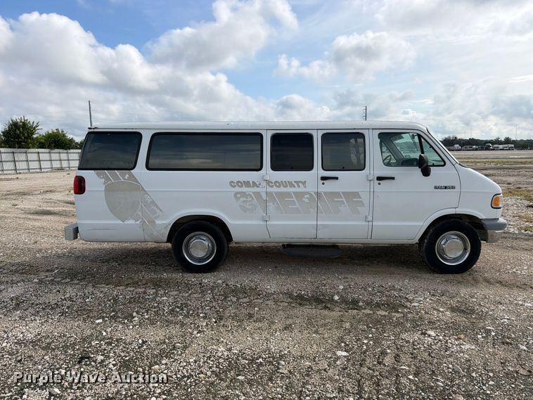 image for item YA3700 1994 Dodge Ram Wagon 350 van