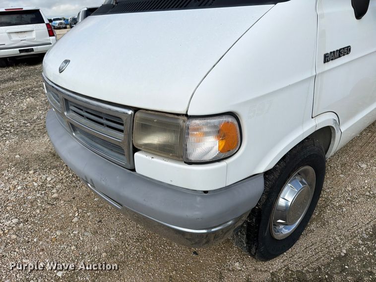 image for item YA3700 1994 Dodge Ram Wagon 350 van