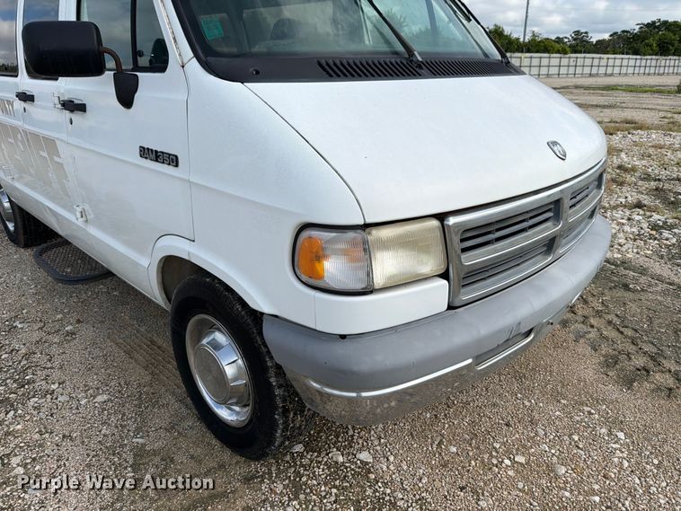 image for item YA3700 1994 Dodge Ram Wagon 350 van