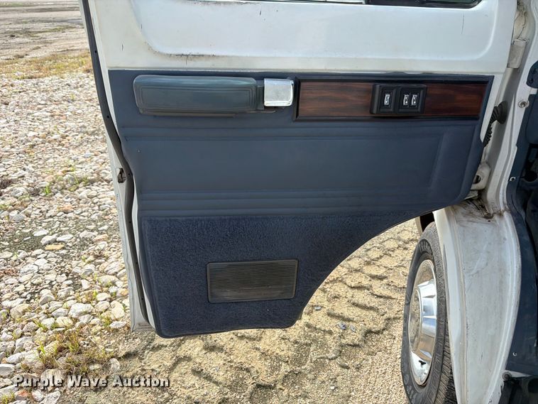 image for item YA3700 1994 Dodge Ram Wagon 350 van