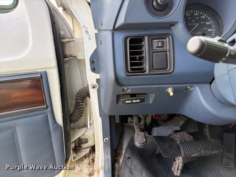 image for item YA3700 1994 Dodge Ram Wagon 350 van