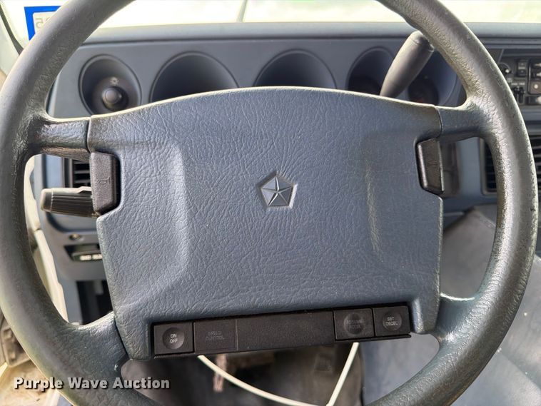 image for item YA3700 1994 Dodge Ram Wagon 350 van