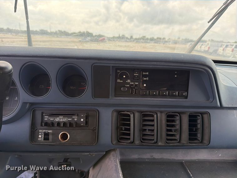 image for item YA3700 1994 Dodge Ram Wagon 350 van