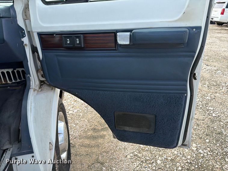 image for item YA3700 1994 Dodge Ram Wagon 350 van