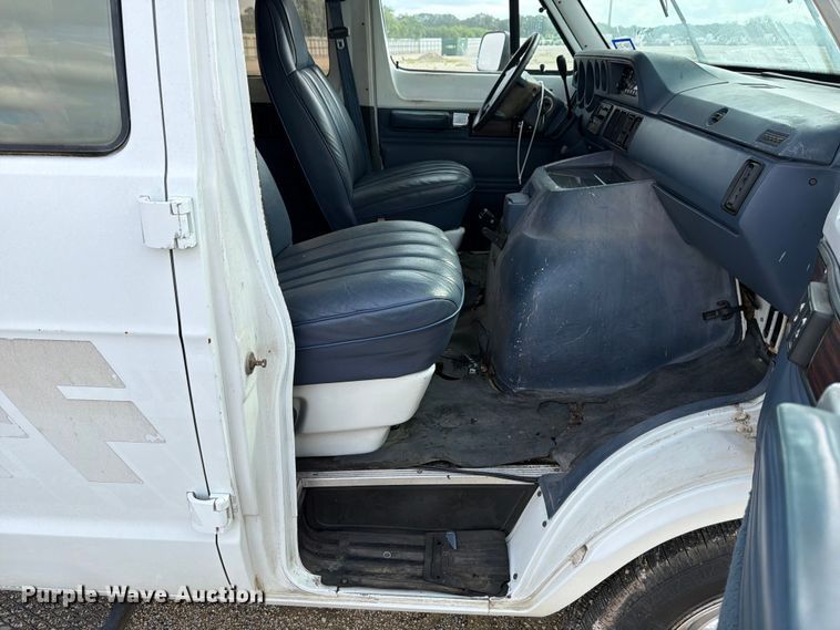 image for item YA3700 1994 Dodge Ram Wagon 350 van