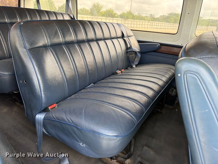 image for item YA3700 1994 Dodge Ram Wagon 350 van