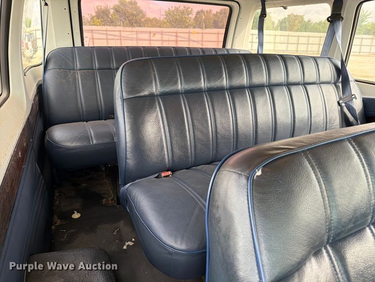 image for item YA3700 1994 Dodge Ram Wagon 350 van