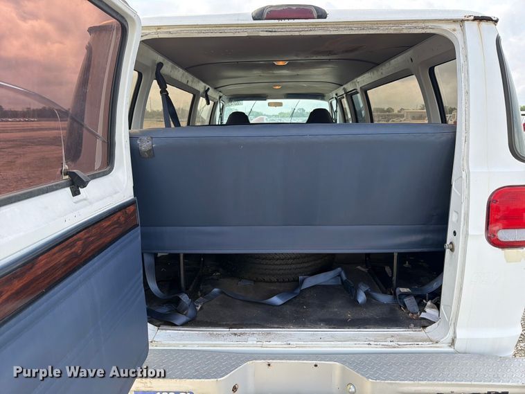 image for item YA3700 1994 Dodge Ram Wagon 350 van
