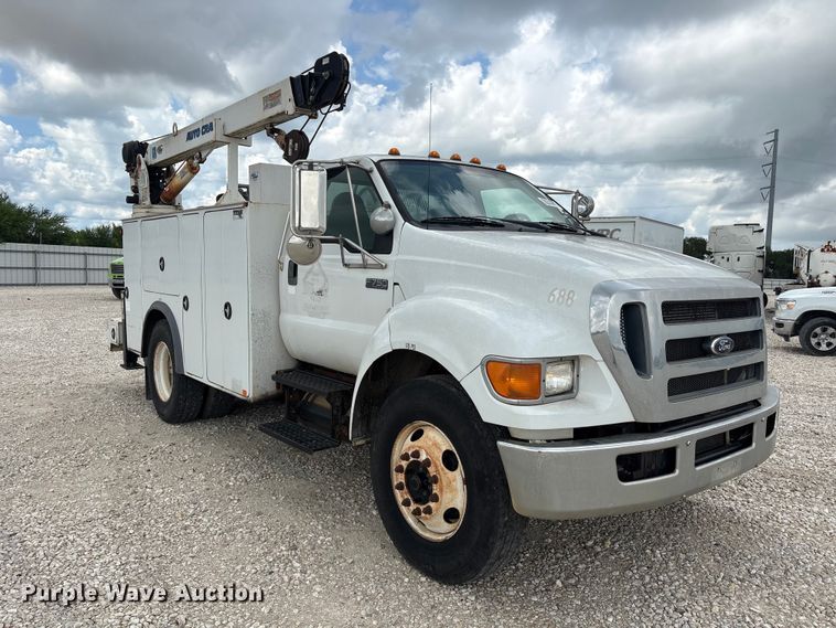 image for item YA3701 2009 Ford F750 utility / service truck
