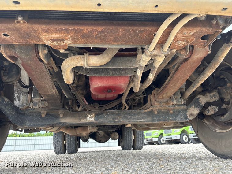 image for item YA3701 2009 Ford F750 utility / service truck