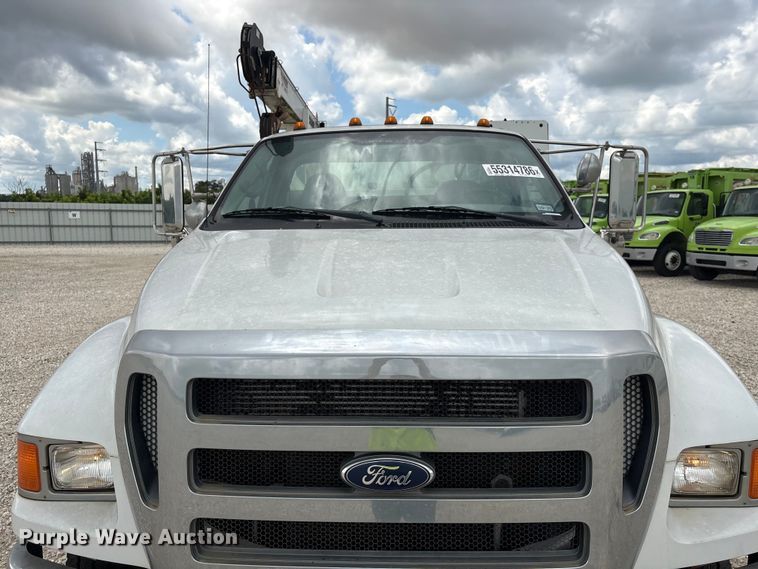 image for item YA3701 2009 Ford F750 utility / service truck