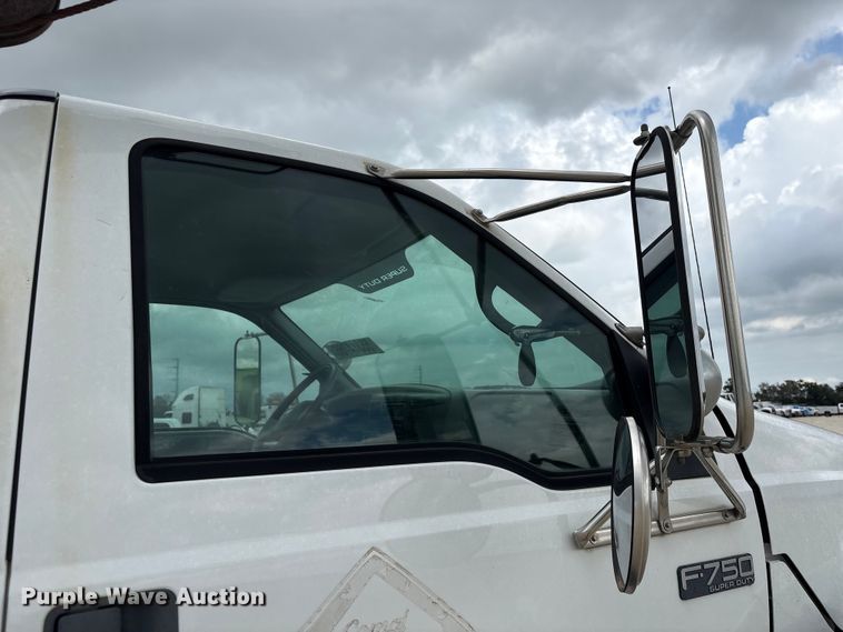 image for item YA3701 2009 Ford F750 utility / service truck