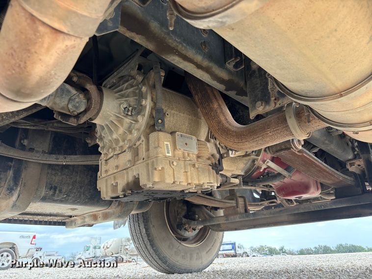 image for item YA3701 2009 Ford F750 utility / service truck
