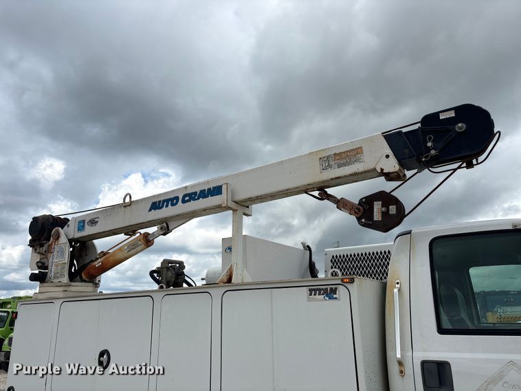 image for item YA3701 2009 Ford F750 utility / service truck