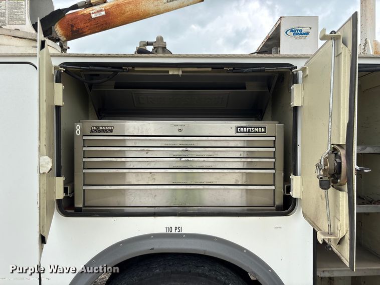 image for item YA3701 2009 Ford F750 utility / service truck