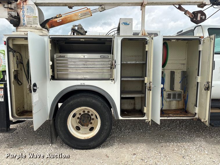 image for item YA3701 2009 Ford F750 utility / service truck