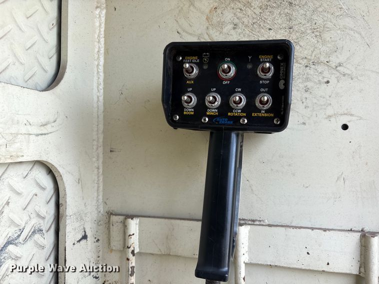 image for item YA3701 2009 Ford F750 utility / service truck