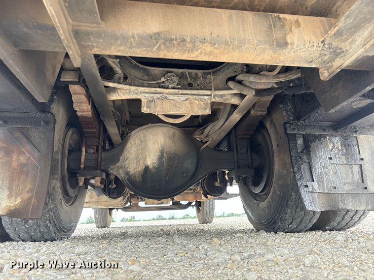 image for item YA3701 2009 Ford F750 utility / service truck
