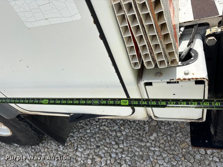 image for item YA3701 2009 Ford F750 utility / service truck