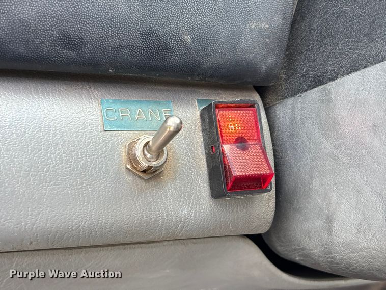 image for item YA3701 2009 Ford F750 utility / service truck