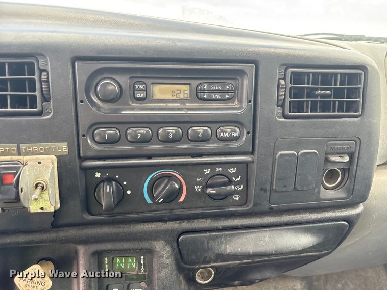 image for item YA3701 2009 Ford F750 utility / service truck