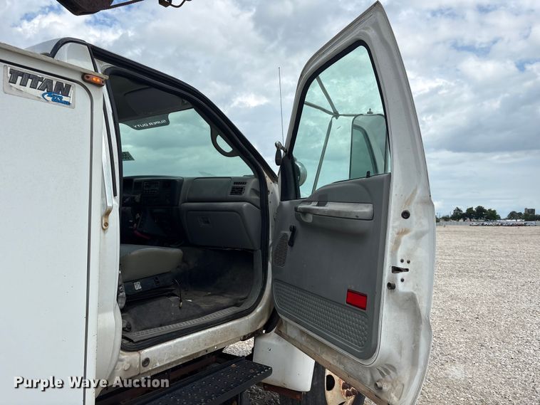 image for item YA3701 2009 Ford F750 utility / service truck
