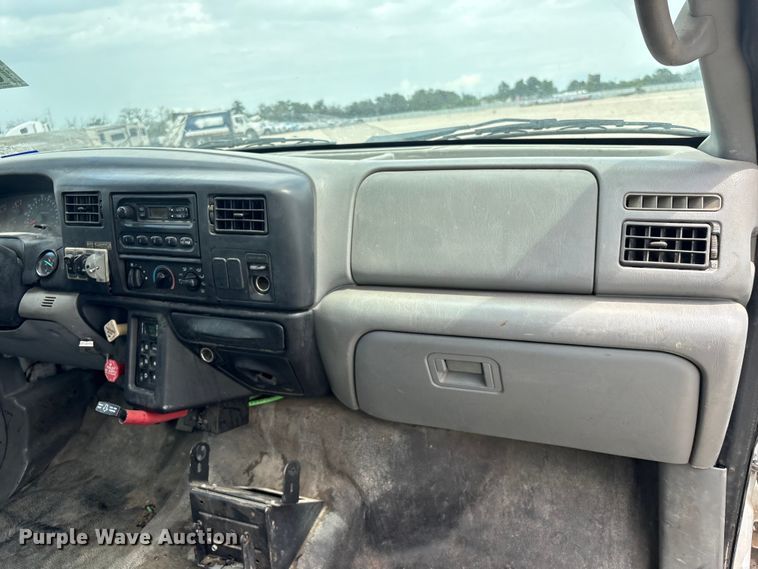 image for item YA3701 2009 Ford F750 utility / service truck
