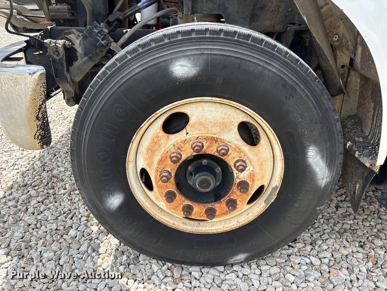 image for item YA3701 2009 Ford F750 utility / service truck