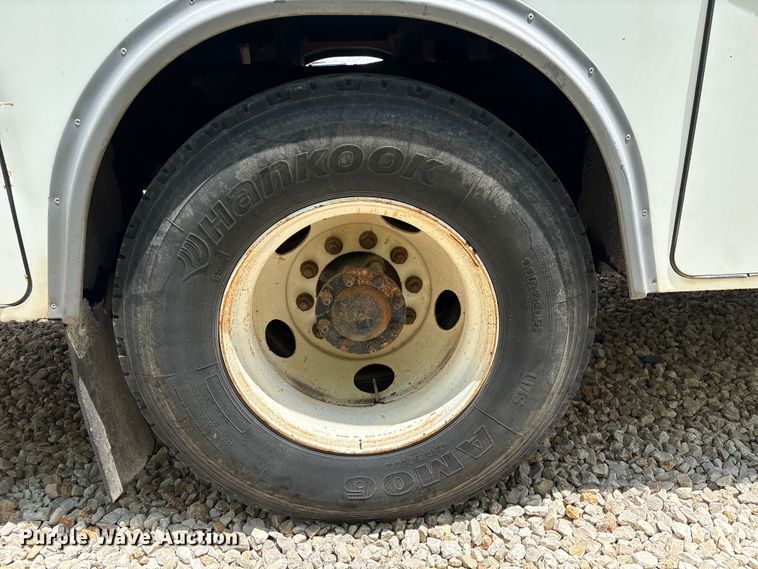 image for item YA3701 2009 Ford F750 utility / service truck