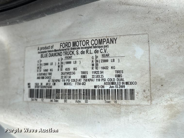 image for item YA3701 2009 Ford F750 utility / service truck