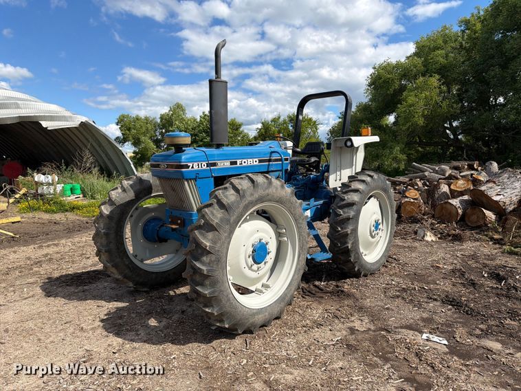 image for item DQ7902 Ford 7610 MFWD tractor