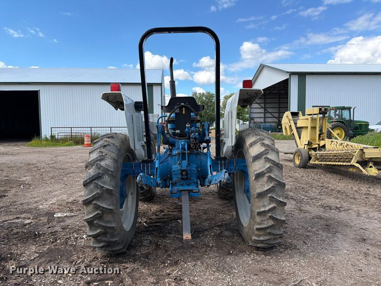 image for item DQ7902 Ford 7610 MFWD tractor