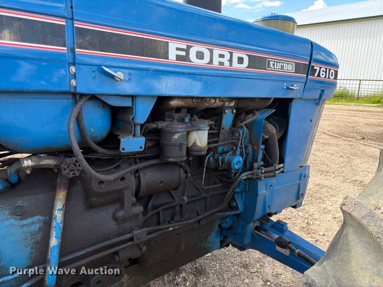 image for item DQ7902 Ford 7610 MFWD tractor