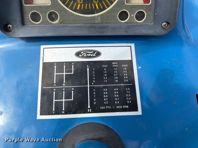 image for item DQ7902 Ford 7610 MFWD tractor