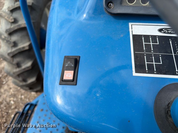 image for item DQ7902 Ford 7610 MFWD tractor