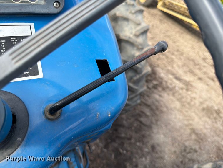 image for item DQ7902 Ford 7610 MFWD tractor