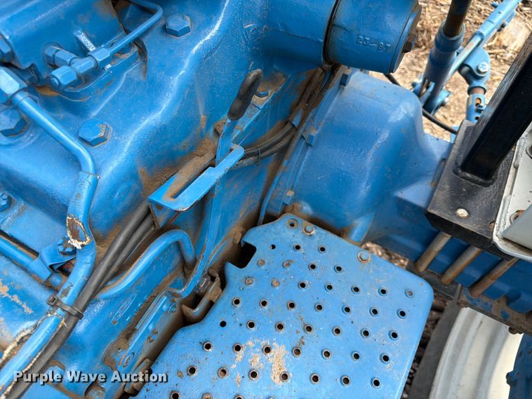 image for item DQ7902 Ford 7610 MFWD tractor
