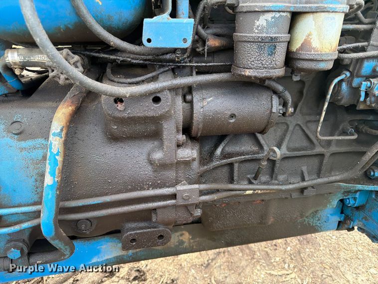 image for item DQ7902 Ford 7610 MFWD tractor