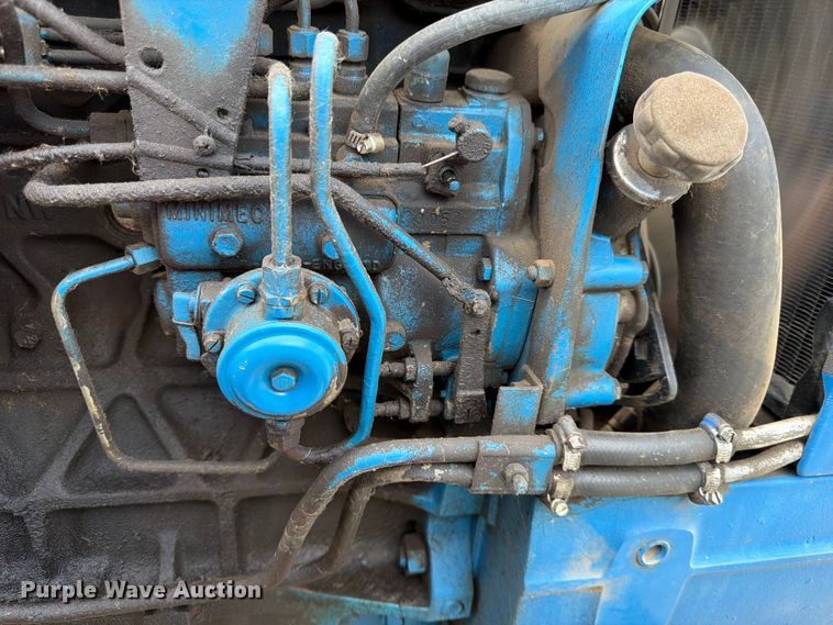 image for item DQ7902 Ford 7610 MFWD tractor