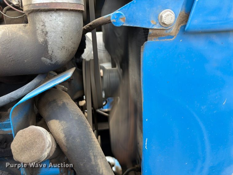 image for item DQ7902 Ford 7610 MFWD tractor