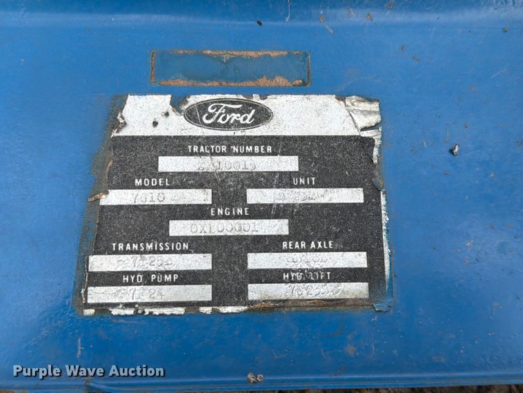 image for item DQ7902 Ford 7610 MFWD tractor