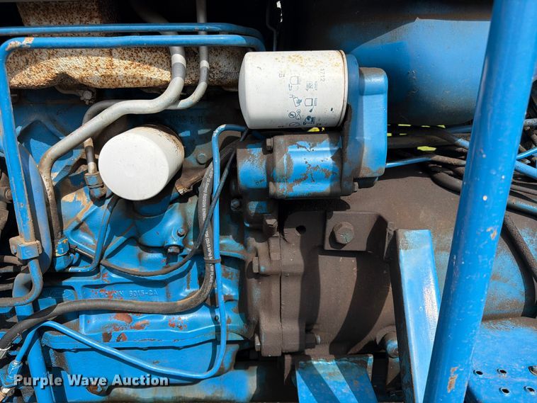 image for item DQ7902 Ford 7610 MFWD tractor