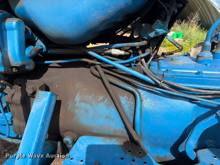 image for item DQ7902 Ford 7610 MFWD tractor